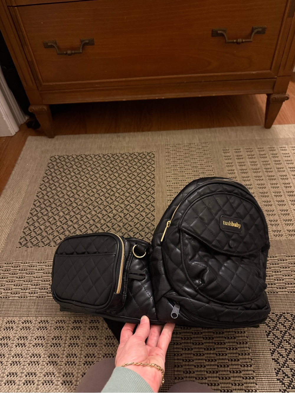 Tushbaby Quilted Black Hands-Free Baby Hip Seat Carrier Bag